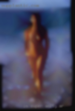I'm super horny  and in Amity, AR love eating pussy.