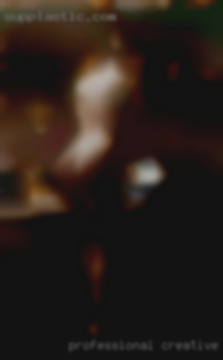 Professional creative looking for threesomes writer.